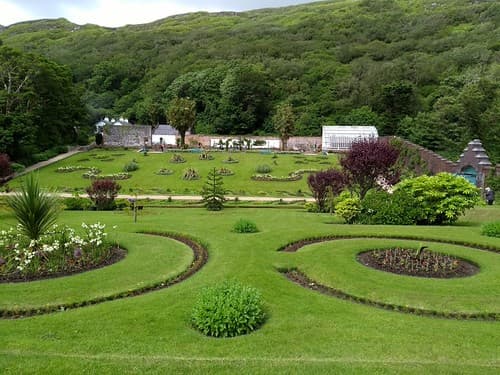 VICTORIAN WALLED GARDEN