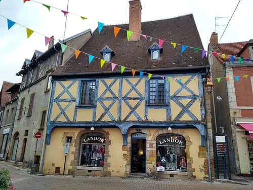 2 RUE DES SERRURIERS