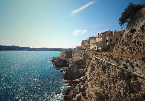//Antibes