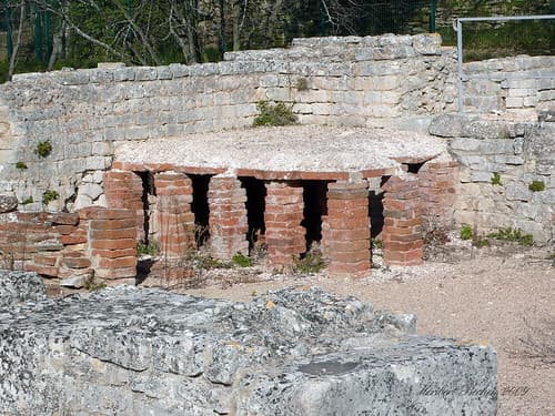 P1020836 - Glanum (F)   Warmluftheizung