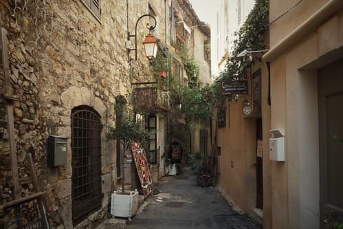 Mougins