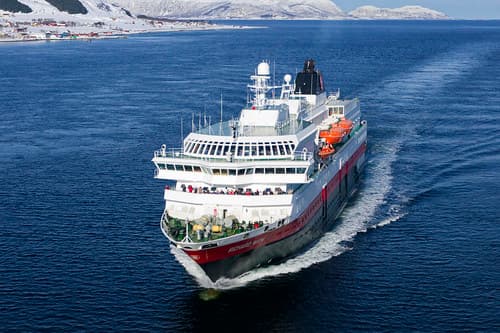 Rendez-vous avec le navire d'Hurtigruten