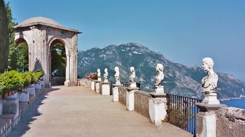 La terrasse de la villa Cimbrone (Ravello, Italie)