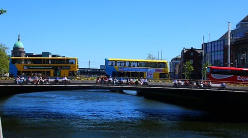 Le long de la Liffey à Dublin 25