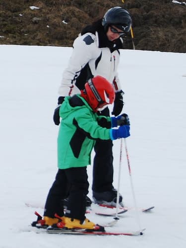 Niño aprendiendo a esquiar (Sextas, Formigal)