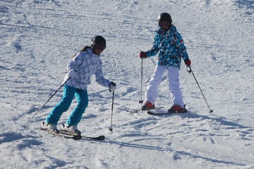Chicas esquiando en Sextas, Formigal
