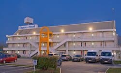 Hôtel HOTEL PREMIERE CLASSE FONTENAY TRESIGNY — France