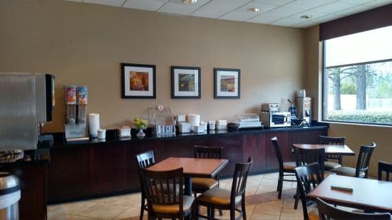 SUPER 8 MOTEL FORNEY – vue 5