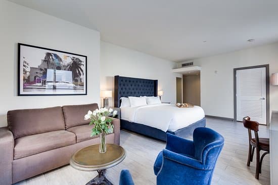 HOLIDAY INN SELECT CLINTON – vue 3
