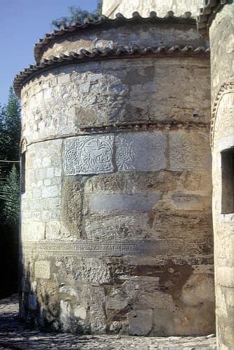 Ο Βυζαντινός ναός (9ος αιώνας) της Παναγίας Σκριπούς στον Ορχομενό Βοιωτίας (The Byzantine church (9th century) of Panagia Skripou in Orchomenos, Boeotia).