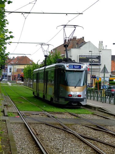 MIVB/STIB tram at Drogenbos Kasteel
