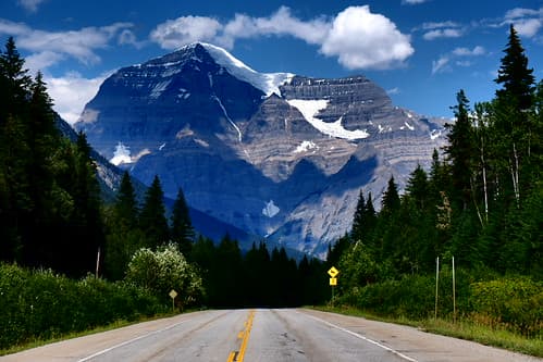 Keep strictly to the roadway