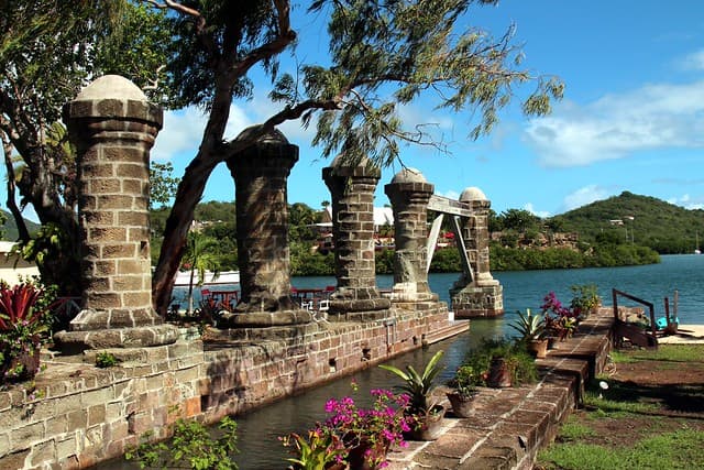 10 jours à St. John's et English Harbour : plages de rêve et histoire coloniale