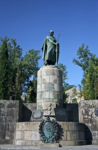 Monumento a Dom Afonso Henriques - Guimarães - Portugal