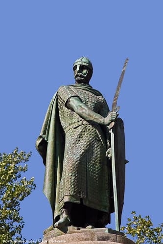 Monumento a Dom Afonso Henriques - Guimarães - Portugal