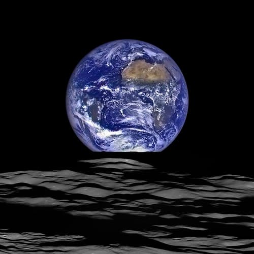 NASA Releases New High-Resolution Earthrise Image