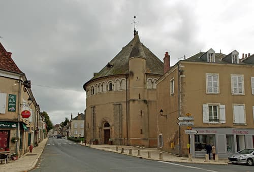 Neuvy-Saint-Sépulchre* (Indre)