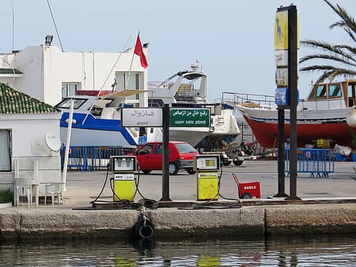 Pompe à essence - port de Sousse سوسة