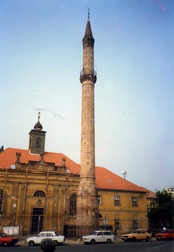 Eger. Minaret with Trabants, May 1988