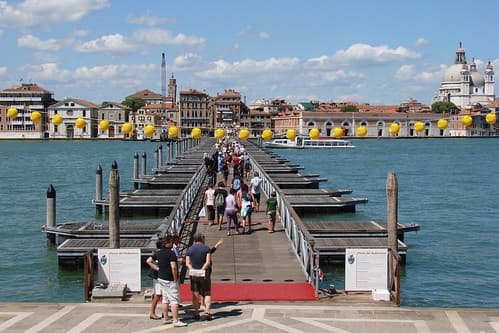 Le pont flottant de la fête du Rédempteur (Venise)