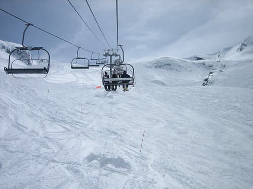 skiing at Gourette resort
