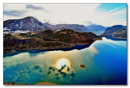 Lac de Serre-Ponçon - Hautes-Alpes - France