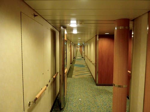 Oasis of the Seas ship-cabin