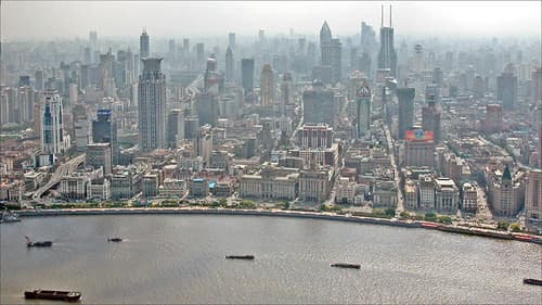 Le Bund et la rivière Huangpu (Shanghai, Chine)