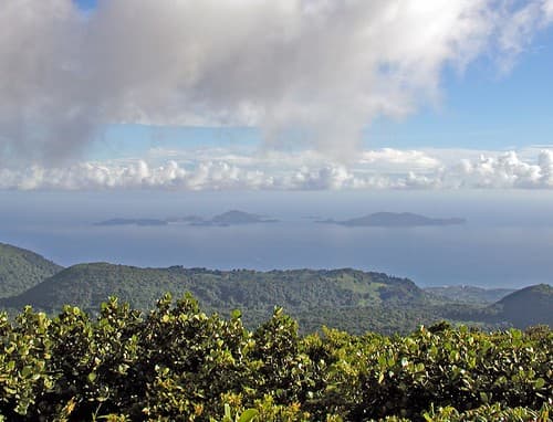 VUE SUR LES SAINTES