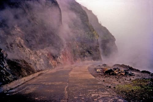 Eruption phréatique de la Soufrière en 1976.