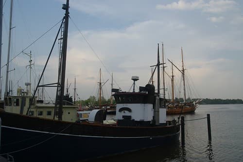 bateau dans le port