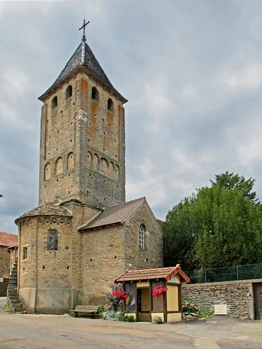 Donzy-le-Pertuis (Saône-et-Loire).