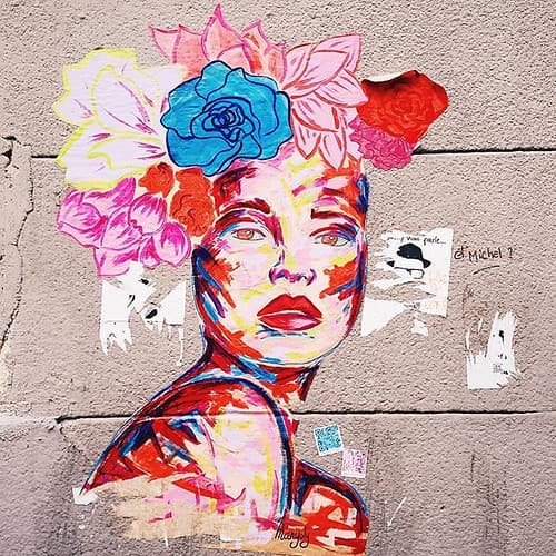 Streetart, Marseille - France || I knew Marseille was a place for streetart ! I spent few hours in The city yesterday and went to Le Panier, a quarter situated closed to the old port. As I was walking around in very mediteraneean small streets I found thi