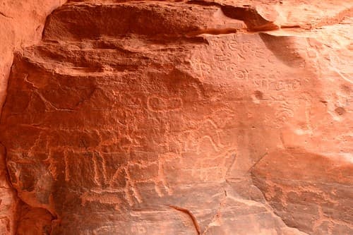 Petroglyphs at the Al Khazali canyon in Wadi Rum desert (Jordan 2019)