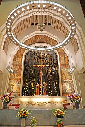 Quebec-00671 - Altar of Saint Joseph’s Oratory