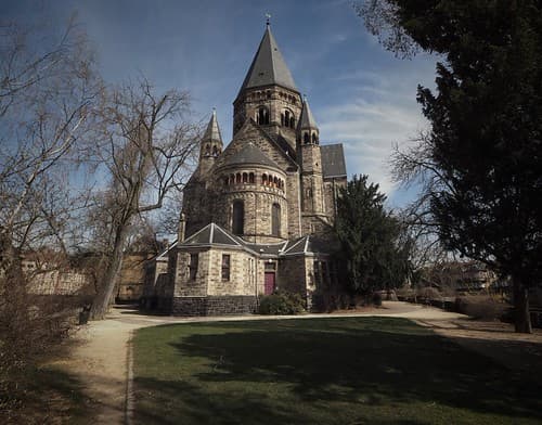 Temple Neuf