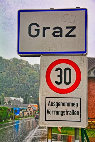 Graz avec totem ville à 30 5