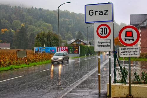 Graz avec totem ville à 30 2