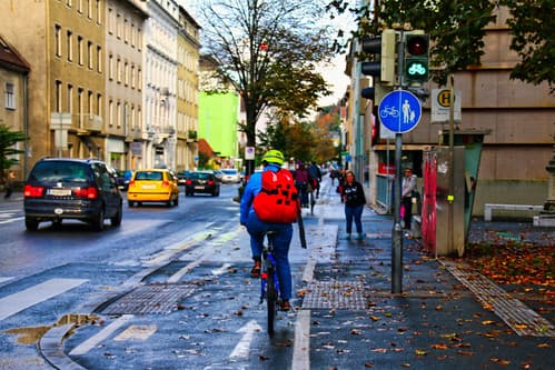 Graz avec totem ville à 30 9