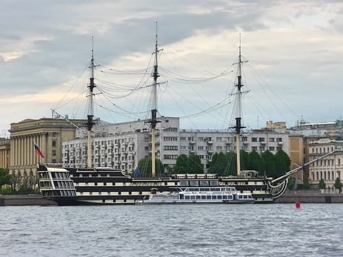Saint Petersbourg, bateau restaurant "Grace"