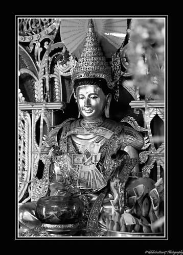 Mont Popa- Bagan- Myanmar ex Birmanie- Burma