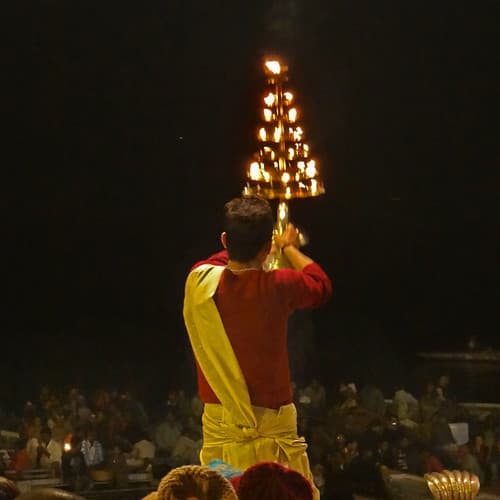 Rituel au bord du Gange (Varanasi, Inde)