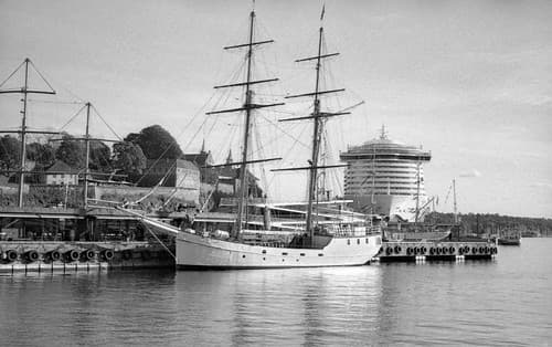 Ships then and now | Werra