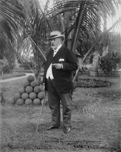 W.C. Van Horne with his cane, standing in front of a tree on his property, Camagüey, Cuba / W. C. Van Horne, une canne à la main, sur sa propriété près de Camagüey, à Cuba