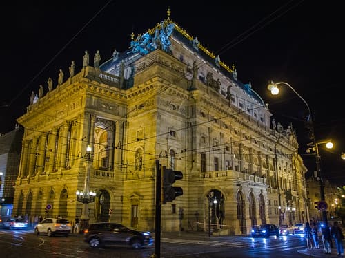 L'incroyable théâtre / Neuvěřitelné divadlo