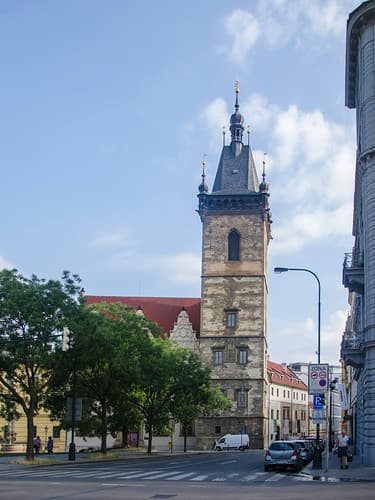 Envie d'une petite défenestration ? / Máte chuť na malý skok z okna?