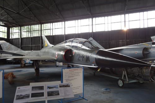 2-FM MIRAGE IIIB  FRENCH AIR FORCES LFOC CHATEAUDUN AIRPORT