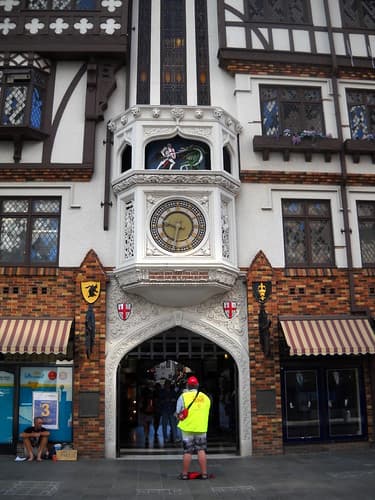 London Court