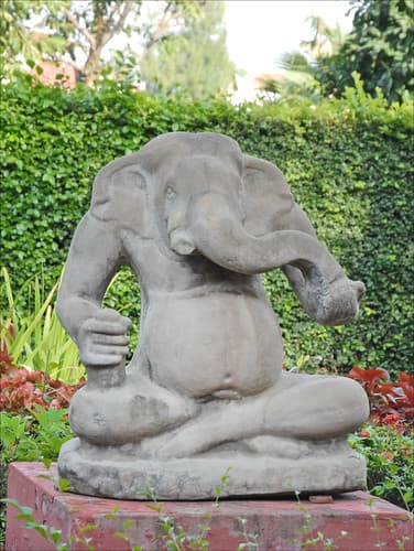 Ganesh assis (Phnom Penh)
