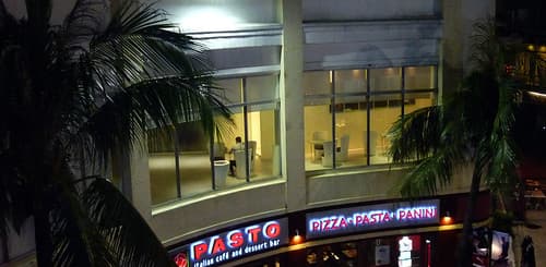 24 oct. 2014, Eastwood city mall